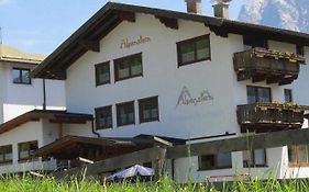 Alpenstern Rooms & Suites